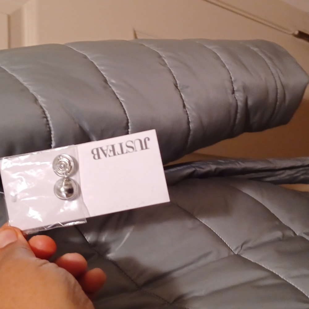 Light/mint green winter coat puffer. - Picture 3 of 5
